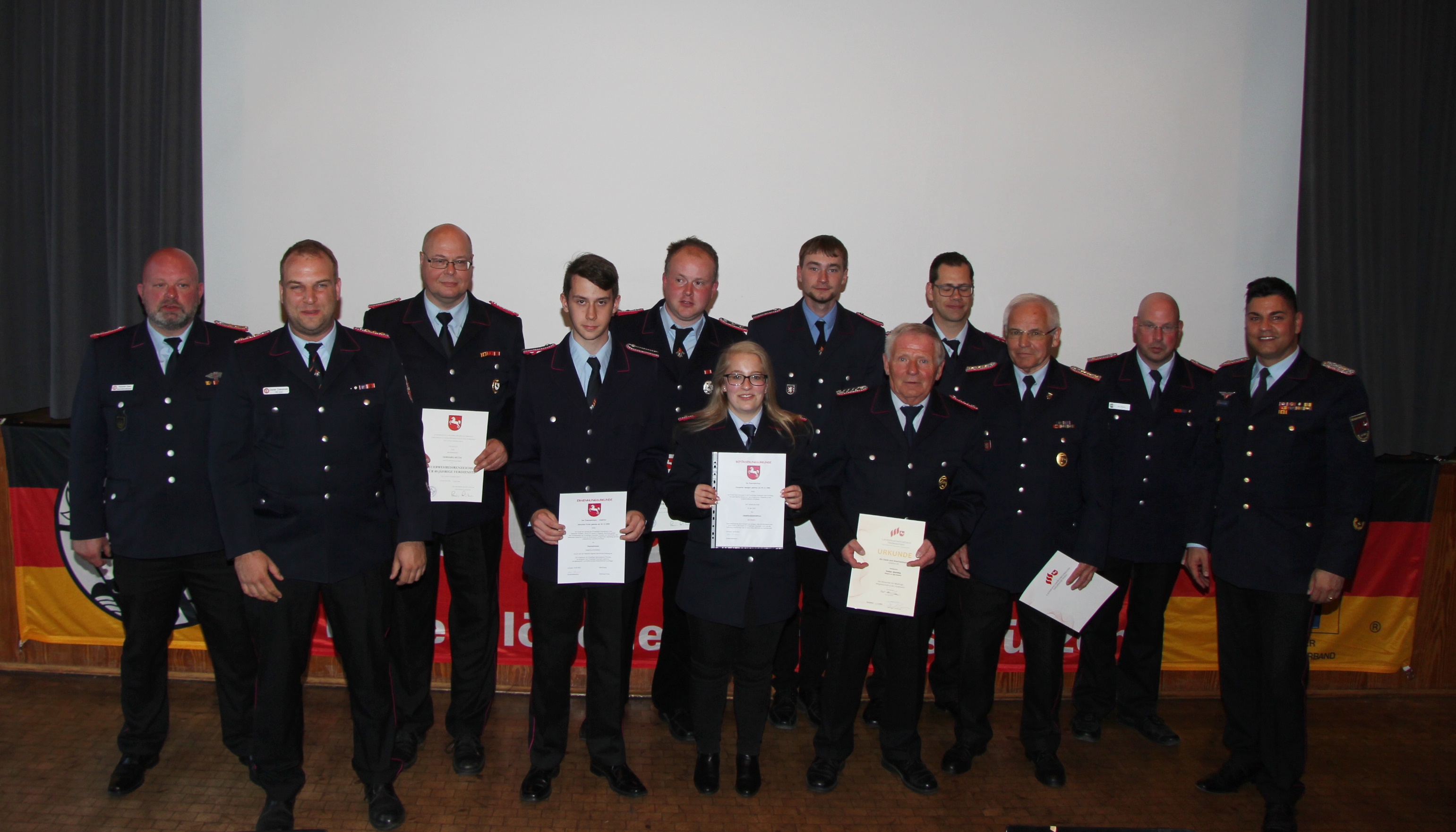 Zahlreiche Ehrungen bei der Jahreshauptversammlung der Feuerwehr ...