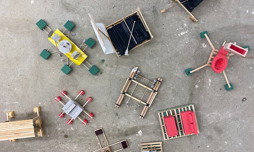 nsgesamt 22 Boote haben die Architekturstudierenden aus Sperrmüll gebaut. Bildnachweis: IAK/TU Braunschweig