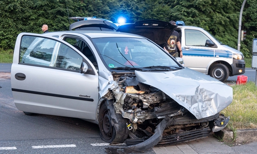 Dieser Opel Corsa wurde beim Unfall demoliert.