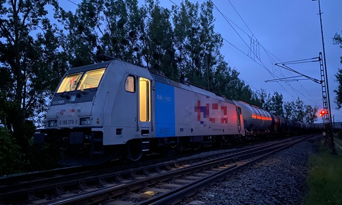 Die Lok hatte einen technischen Defekt.