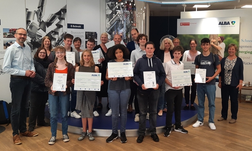 ALBA zeichnete die Sieger des E-Schrott-Sammelwettbewerbs aus.
