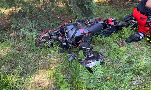 Auf der B242 kam es am Donnerstag zu einem Motorradunfall. 