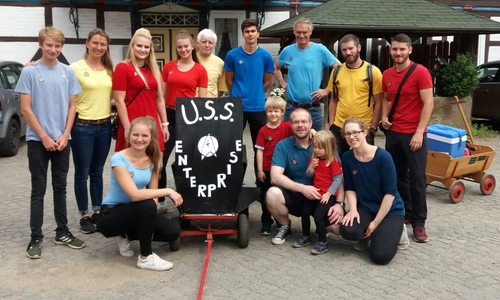 Das Team der Eulenstraße ergatterte 2019 den begehrten Wanderpokal der Leinder Straßenolympiade.