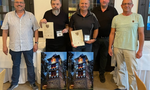(vlnr) Frank Slotta (stellv. Stadtbrandmeister), Milan Novak und Martin Smid (Feuerwehr Beroun), Jürgen Koch (stellv. Stadtbrandmeister) und Christian Hellmeier (Stadtbrandmeister).