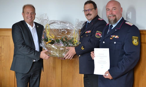 Gerhard Radeck, Olaf Kapke, Sascha Kehlau bei der Verabschiedung. 