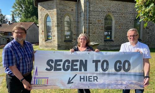 Pfarrer Kay-Michael Eckardt (Gr. Twülpstedt), Pfarrerin Tanja Klettke (Velpke) und Pfarrer Wilfried Leonhardt (Volkmarsdorf) (v. li.). Es fehlen: Sabine Kesting (Bahrdorf) und Werena Anders(Grafhorst).