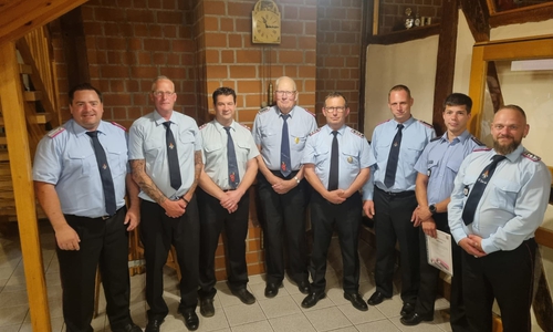 vl: OrtsBm Markus Kauna, Sven Vasterling, Matthias Tichelmann, Hans-Hermann Bock, Volker Schäfer, Marcel Hergert, Chris Pätzold, Stv.OrtsBm Björn Biehl.