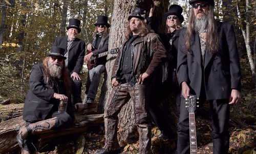 Crossfyre aus Finnland spielen am Freitag.