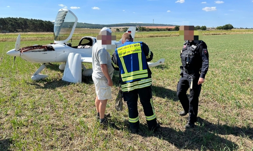 Ein Kleinflugzeug ist am heutigen Mittwoch im Bereich von Lauingen bei Königslutter in der Feldmark gelandet