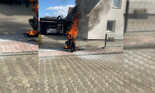 Dieses Motorrad stand in Flammen.