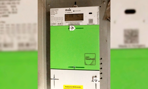 Ein Smart Meter der Stadtwerke. Ihn in seiner vollen Pracht zu genießen, ist für manche Kunden derzeit schwierig.