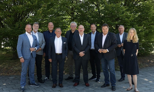 Der neue und wiedergewählte Vorstand des Arbeitsausschuss TourismusBraunschweig e. V. mit Geschäftsstellenleitung (v. li.): Andreas Neininger, Joachim Wrensch, Carsten Graf, Wieslaw Puzia, Stephan Lemke, Karsten Ziaja, Dr. Ulf Hilger, Uwe Schäfer, Klaus Lohmann (Geschäftsstellenleitung) und Nina Bierwirth (Geschäftsstellenleitung). Es fehlen: Silke Ney, Dieter Werner und Matthias Harlfinger.