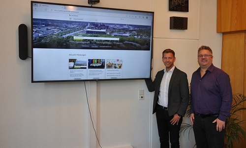 Dennis Weilmann und Lars M. Vollmering präsentieren das neue"wolfsburg.de"