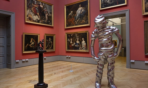 Thomas Schütte, Große Geister (Figur Nr. 8), 1997, Aluminiumguss, poliert, 250 x 150 x 100 cm