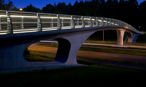 Hat eine besonders insektenfreundliche Beleuchtung: Die neue Brücke über die Braunschweiger Straße.