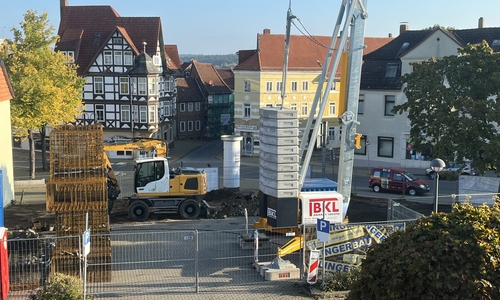 Am Kreishaus wird fleißig gebaut. Der Landkreis erklärt, was hier geschieht.