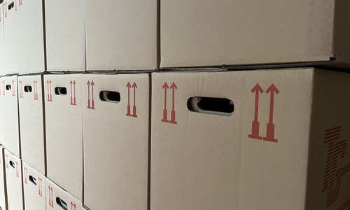 Bereitgestellte Umzugskartons im Kreishaus 1 (Rechnungsprüfungsamt).
