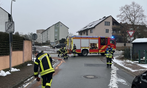 An zwei Stellen war die Alt-Campen-Straße verunreinigt.