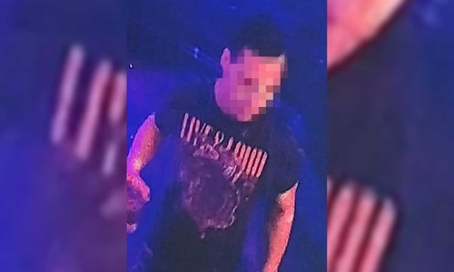 Die Polizei sucht nach diesem Mann (ungepixelt im Artikel unten).