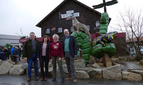 Bei der Eröffnung des neu gestalteten Nationalpark-Besucherzentrums in Torfhaus (von links): Nationalparkleiter Dr. Roland Pietsch, Susanne Gerstner, Landesvorsitzende des BUND Niedersachsen, Heike Albrecht-Fechtler, Leiterin des Besucherzentrums, und der niedersächsische Minister für Umwelt, Energie und Klimaschutz, Christian Meyer.