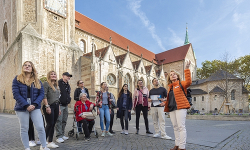Unterschiedliche Seiten der Löwenstadt entdecken: 2022 nahmen über 19.000 Einheimische und Gäste an Stadtführungen durch Braunschweig teil.