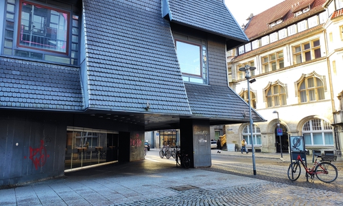 Das ehemalige Karstadt am Gewandhaus soll zum Haus der Musik werden. Archivbild