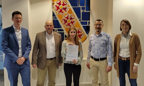 Von links: Bürgermeister Tobias Grünert, Herr Grabsch (Fachbereichsleiter), Frau Haybat (Pro-jektmanagerin), Herr Geffert (Fachdienstleiter), Frau Schwartz-Landeck (Erste Gemeinderätin).