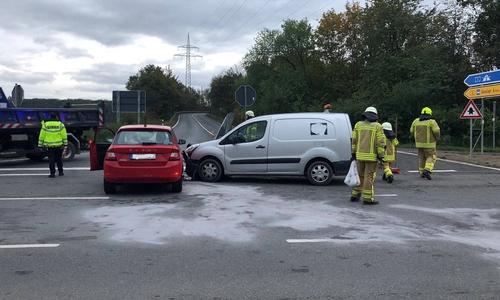 Im Kreuzungsbereich kam es zum Zusammenstoß.