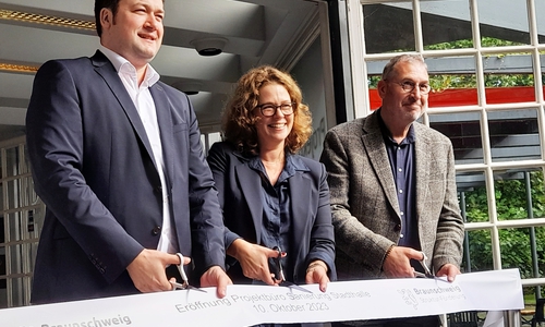 Braunschweigs Oberbügermeister Dr. Thorsten Kornblum, Natascha Wessling und Stadtrat Holger Herlitschke beid er heutigen Eröffnung. 