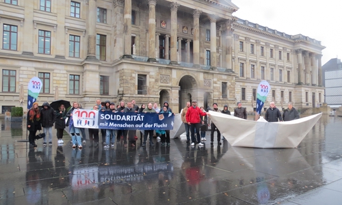 Auf dem Schlossplatz waren die riesigen Papierboote zu sehen.