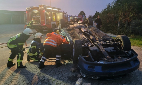 Das Befreien einer eingeklemmten Person wurde simuliert.