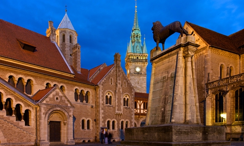 In den Herbstferien können Löwenstadt-Kinder und junge Gäste an zusätzlichen Terminen von drei Kinderführungen auf spannende Entdeckungstouren durch die Braunschweiger Innenstadt gehen.