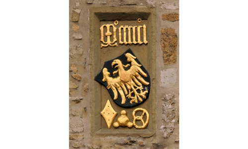 Das Wappen der Bäckergilde in Goslar zeugt noch immer von der Dreizipfligkeit dieses besonderen Brotes.