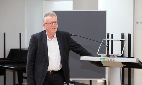  Deutlicher Verbesserungsbedarf besteht bei der medizinischen Versorgung von Kindern und Jugendlichen. Diese Auffassung vertrat der Hauptreferent der Konferenz Professor Dr. Thomas Klingebiel.