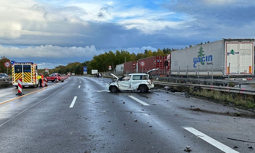 Die A2 glich einem Trümmerfeld.