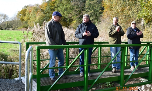 Brückenpate Bernd Zorn, Bürgermeister Alexander Hoppe, Ortsvorsteher Dr. Fritz Baumhüter und Ortsbürgermeister Hartmut Hagemann (v. li.).