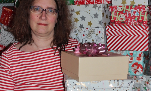 Maren Klein hat schon einige Päckchen gesammelt. Es werden aber noch welche benötigt.