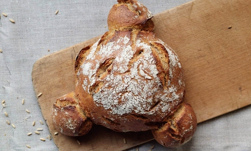 Das DreiTimpenBrot in seiner traditionellen Form. Nur echt mit den drei von Hand geformten Zipfeln.