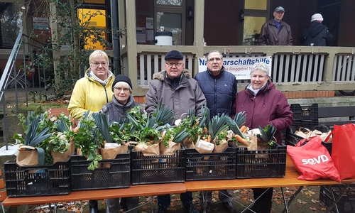 Ehrenamtliche des SoVD Braunschweig beim Wintermarkt 2022.