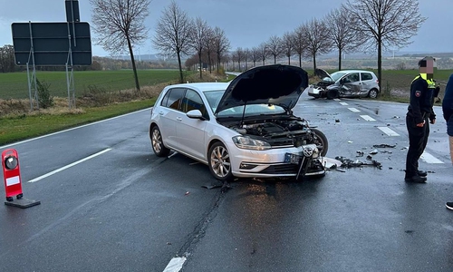 Die Autos wurden erheblich beschädigt.