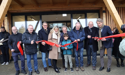 Das Band wurde durchtrennt - nun hat der Harzturm endlich geöffnet.