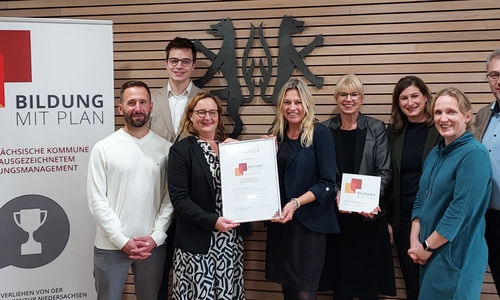 Landkreis Peine für Bildungsmanagement ausgezeichnet.