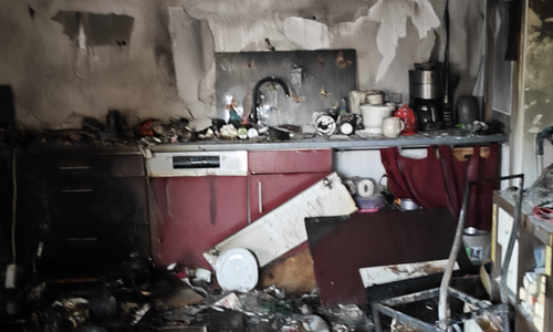 Ein Blick in die ausgebrannte Wohnung.