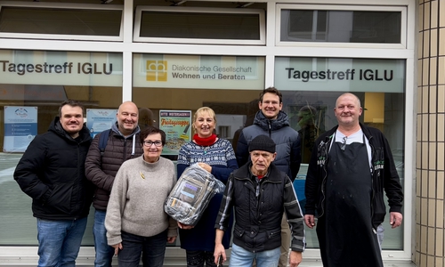 Die Schlafsäcke sollen den Betroffenen helfen, die Nacht zu überstehen.