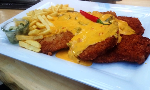 Nicht jeder schafft das XXL-Schnitzel. Symbolbild