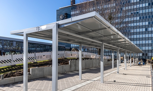 Diese Konstruktion entsteht aktuell vor dem Rathaus.