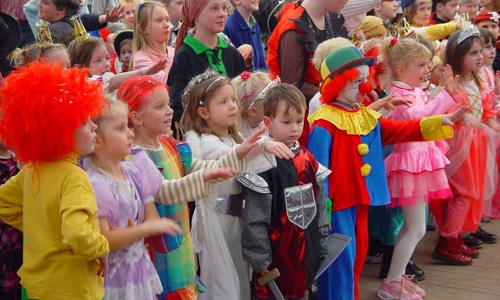 Die möglicherweise größte Kinderfaschings-Party der Region findet in Wolfsburg statt.