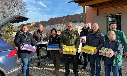 Landwirte haben die Anregung der Bevölkerung aufgenommen und während der fünf Lichterfahrten im Dezember 2022 Spenden gesammelt. 