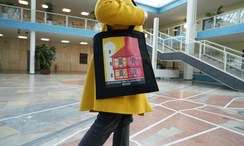 Historische Gebäude in modernem Stil - die neuen Baumwoll-Taschen der Museen im M2K. 