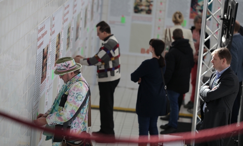 Teilnehmende bearbeiten Projektimpulse im Rahmen der Innenstadtwerkstatt.